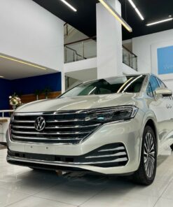 Volkswagen Viloran Luxury – Màu Bạc